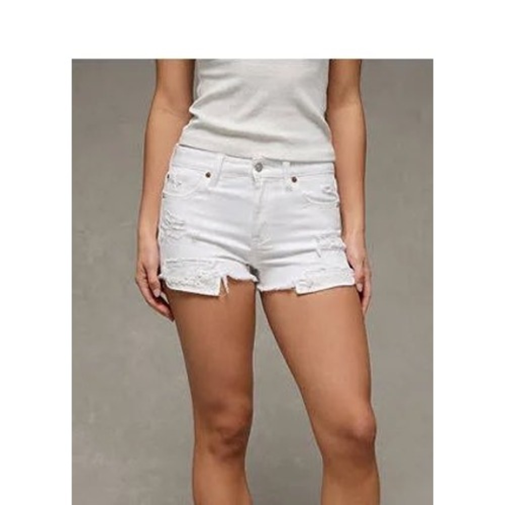 American Eagle White Distressed Mom Shorts High Rise Ripped Frayed Hem Size 2